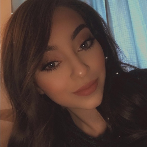 Meet your Posher, Olivia - Picture 1 of 1